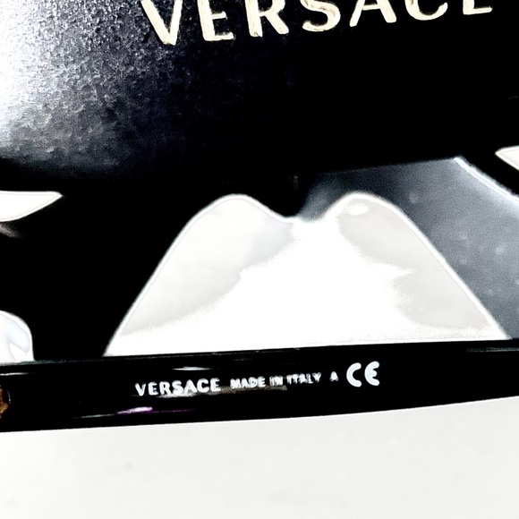 New Versace Glasses & Case Black frame/Gold logo - Picture 12 of 16